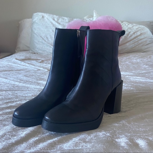 Black platform boots - Picture 7 of 9